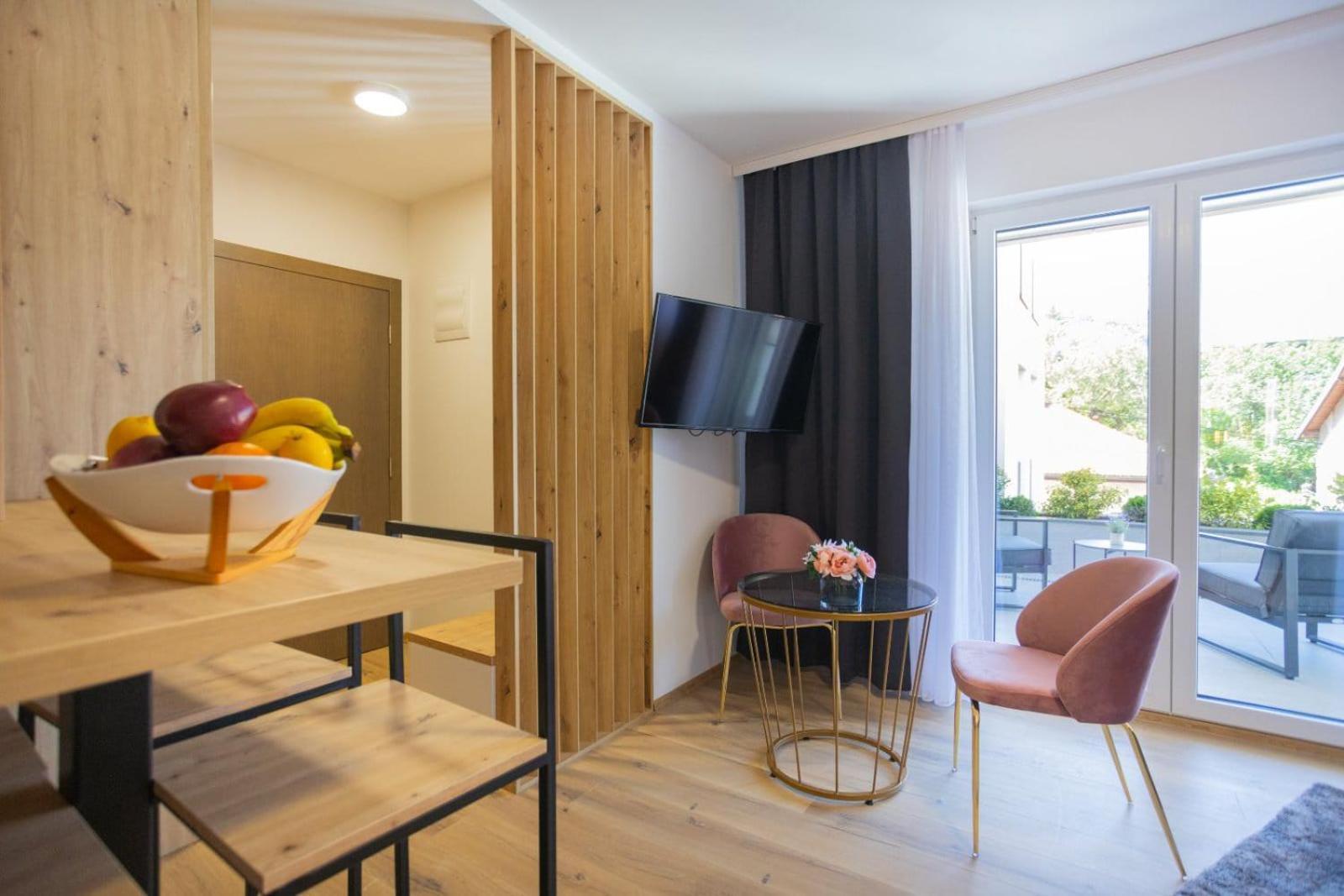 Appartement Happy House Old Town Luxury à SJJ Extérieur photo